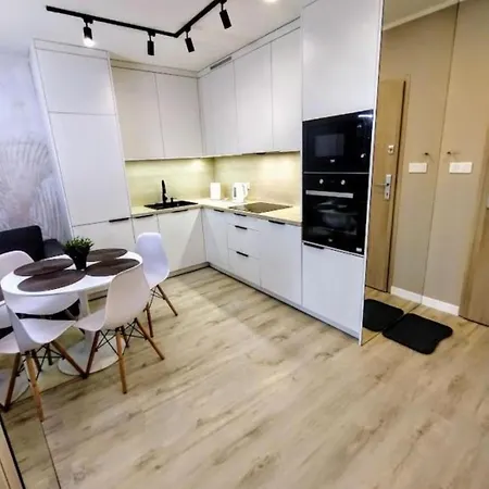 Przystan Letnica Klimatyzacja Garaz Plaza Brzezno 5min Gdańsk