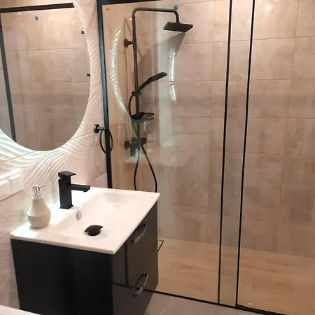 Przystan Letnica Klimatyzacja Garaz Plaza Brzezno 5min