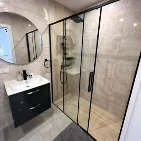 Przystan Letnica Klimatyzacja Garaz Plaza Brzezno 5min アパート