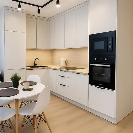 Przystan Letnica Klimatyzacja Garaz Plaza Brzezno 5min Gdaňsk