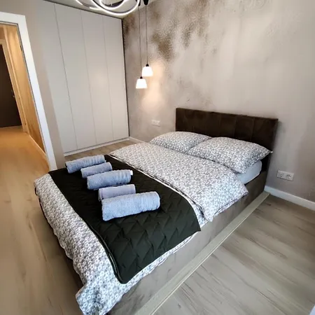 アパート Przystan Letnica Klimatyzacja Garaz Plaza Brzezno 5min グダニスク